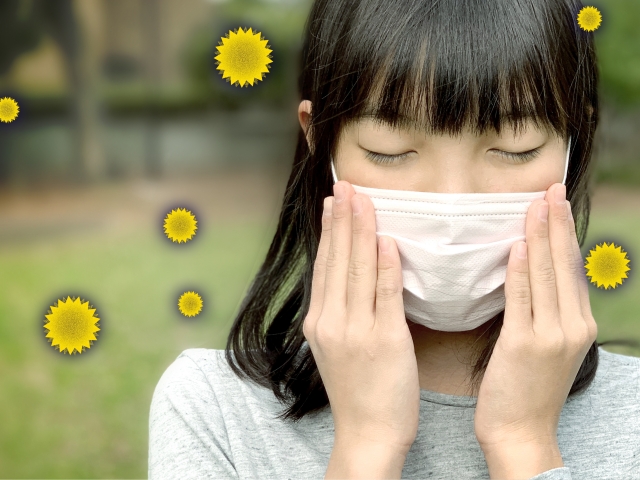 花粉症の女性
